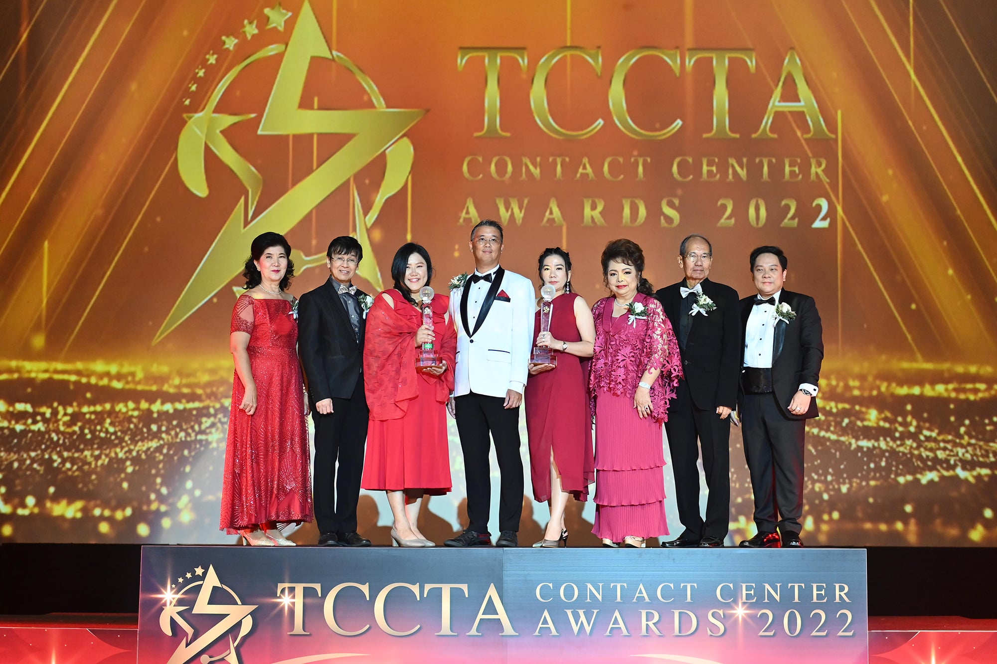ภาพผู้บริหารกรรมการตัวแทนผู้ได้รับรางวัล.jpg