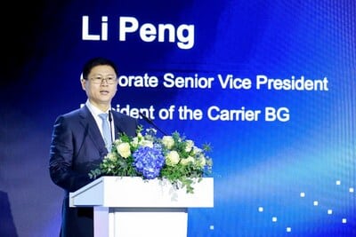 Li_Peng_President_Carrier_BG_Huawei_delivers_a_keynote_speech.jpg