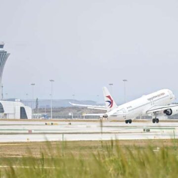 20251104 Baiyun Airport 1 สนามบินกว่างโจว ไป๋อวิ๋น เปิดอาคารผู้โดยสาร 3 ประเดิมเที่ยวบินปฐมฤกษ์ด้วยเครื่องบิน C919 ฝีมือจีน