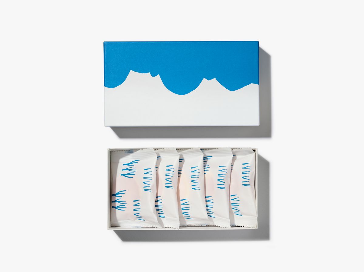 MAY PR 2025 09 02 101608 แบรนด์ขนมฤดูหนาวจากฮอกไกโด “SNOWS” เปิดตัวในประเทศไทยครั้งแรก! ลิ้มรสความอร่อยนุ่มละมุนจากฮอกไกโด ที่จะมาพร้อมบรรยากาศ อบอุ่นของฤดูหนาวถึงกรุงเทพฯ กับ Pop-up Store ที่ Siam Paragon และ CentralWorld