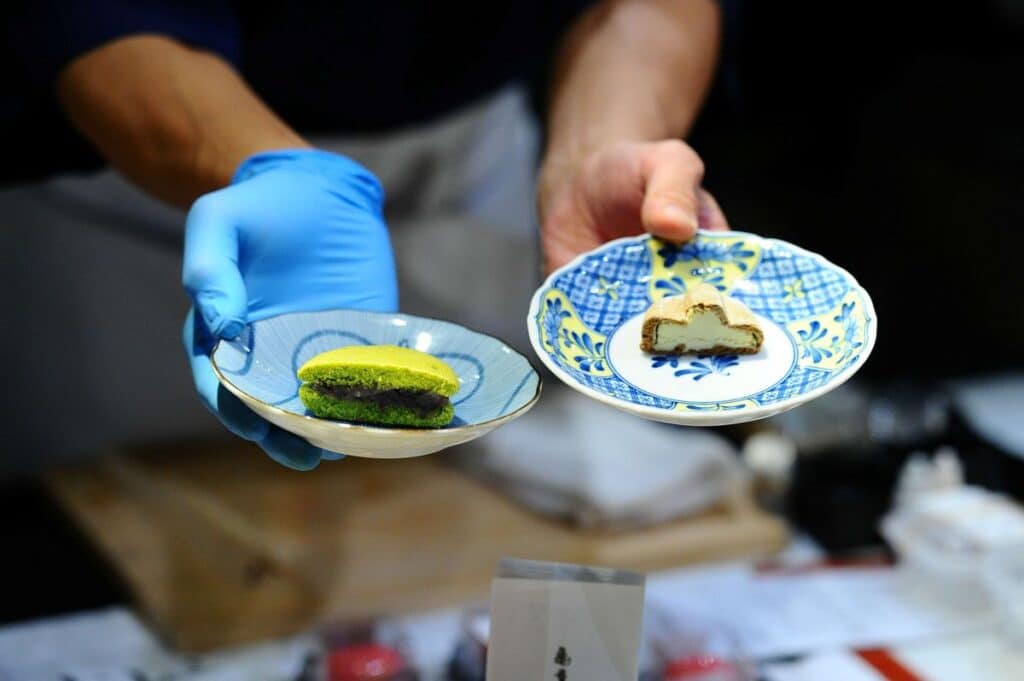 MAY PR 2025 11 20 152534 สยาม ทาคาชิมายะ ณ ไอคอนสยาม มอบความพิเศษแทนคำขอบคุณ 7 ปีที่เคียงข้างกัน ในเทศกาล THE WAGASHI Japanese Foods, Crafts & IKEBANA ตื่นตากับเมนูขนม WAGASHI รังสรรค์โดย 7 เชฟดังบินตรงจากญี่ปุ่น งดงามกับศิลปะการจัดดอกไม้เก่าแก่ IKEBANA ช็อปงาน Craft Rare Item สุดเก๋ไก๋!! พร้อมรับโปรโมชันลดทั้งห้างสูงสุด 50%!!