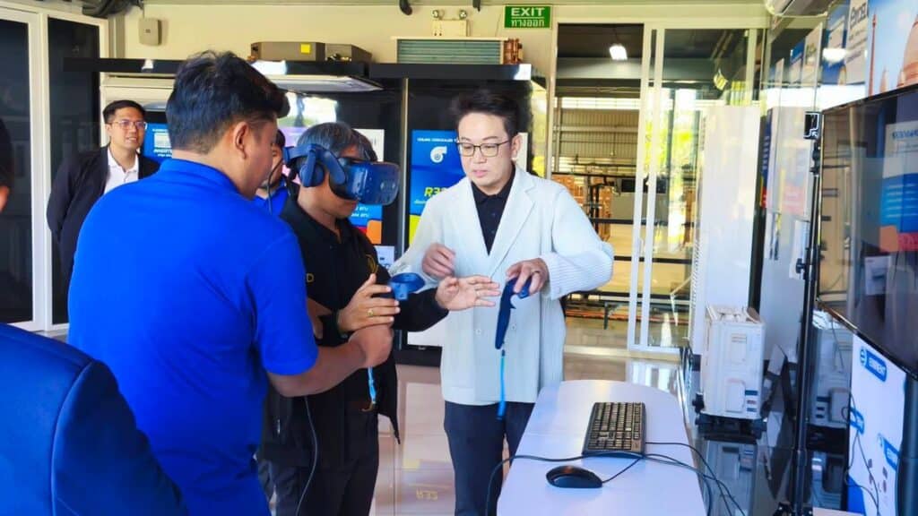 MAY PR 2026 02 02 162106 อธิบดีกรมพัฒนาฝีมือแรงงาน เยี่ยมชมศูนย์ฝึกอบรมและศูนย์ทดสอบมาตรฐานฝีมือแรงงานอีมิแน้นท์แอร์ จ.เชียงใหม่