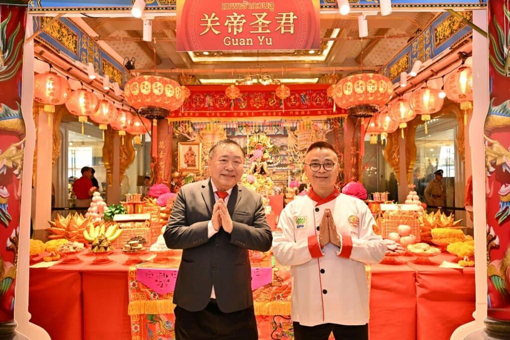 เมืองสุขสยาม ณ ไอคอนสยาม ต้อนรับเทศกาลตรุษจีนปีม้าไฟ ในงาน สุขสยาม “มหัศจรรย์ ตรุษจีน มั่งมี ศรีสุข” ร่วมสักการะขอพร 3 เทพ และองค์ “เทพกวนอู ขี่ม้าเช็กเธาว์” ตื่นตาประติมากรรมโคมไฟสุดอลังการ ช้อปชิมคาราวานอาหารมงคลสุดเลิศรส 8 MAY PR 2026 02 13 155921 เมืองสุขสยาม ณ ไอคอนสยาม ต้อนรับเทศกาลตรุษจีนปีม้าไฟ ในงาน สุขสยาม “มหัศจรรย์ ตรุษจีน มั่งมี ศรีสุข” ร่วมสักการะขอพร 3 เทพ และองค์ “เทพกวนอู ขี่ม้าเช็กเธาว์” ตื่นตาประติมากรรมโคมไฟสุดอลังการ ช้อปชิมคาราวานอาหารมงคลสุดเลิศรส