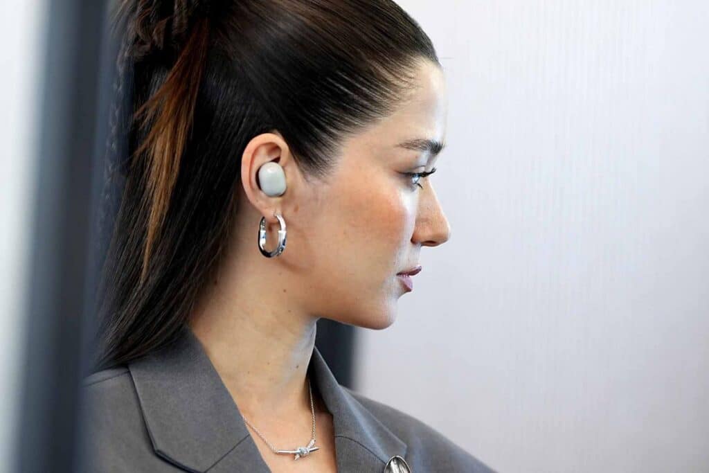 MAY PR 2026 02 25 142321 โซนี่ไทยเปิดตัวหูฟังตัดเสียงรบกวนไร้สายแบบ Truly Wireless รุ่นใหม่ WF-1000XM6 “อินเต็มเสียง ตัดทุกนอยส์” ยกระดับประสบการณ์การฟังให้เป็นอย่างที่คนทำเพลงตั้งใจ ด้วยการจูนเสียงจากทีมงานทำเพลงระดับโลก