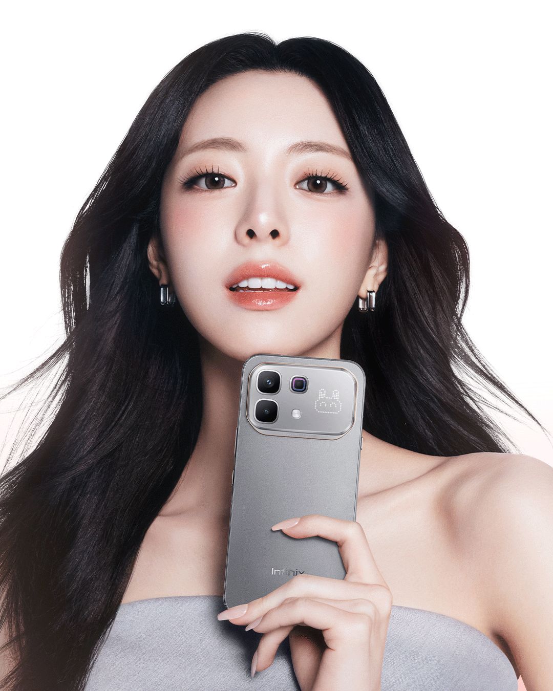 MAY PR 2026 03 20 173222 Infinix เปิดตัว ‘YUNA’ ในฐานะ Global Brand Ambassador สะท้อนความมั่นใจความเป็นตัวเอง และความสร้างสรรค์ผ่าน ‘Infinix NOTE 60 Series’ พร้อมชวนแฟน ๆ มาเปล่งประกายร่วมกันผ่านCreative Out of Home ใจกลางเมือง