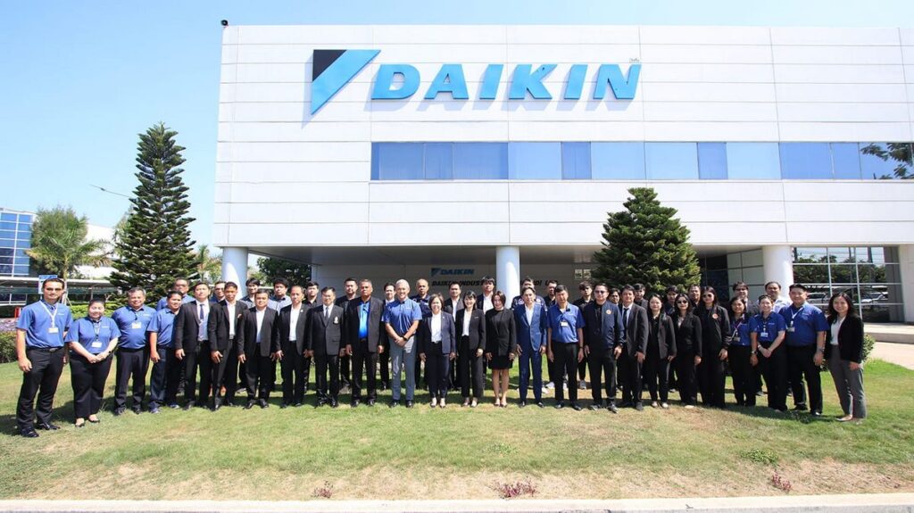 MAY PR 2026 04 16 185548 5 ไดกิ้น ยกระดับอาชีวะไทย ส่งมอบชุดปฏิบัติการ-เครื่องปรับอากาศ 42 ชุด ชูประสบการณ์จริง ปั้นช่างแอร์มืออาชีพสู่มาตรฐานสากล