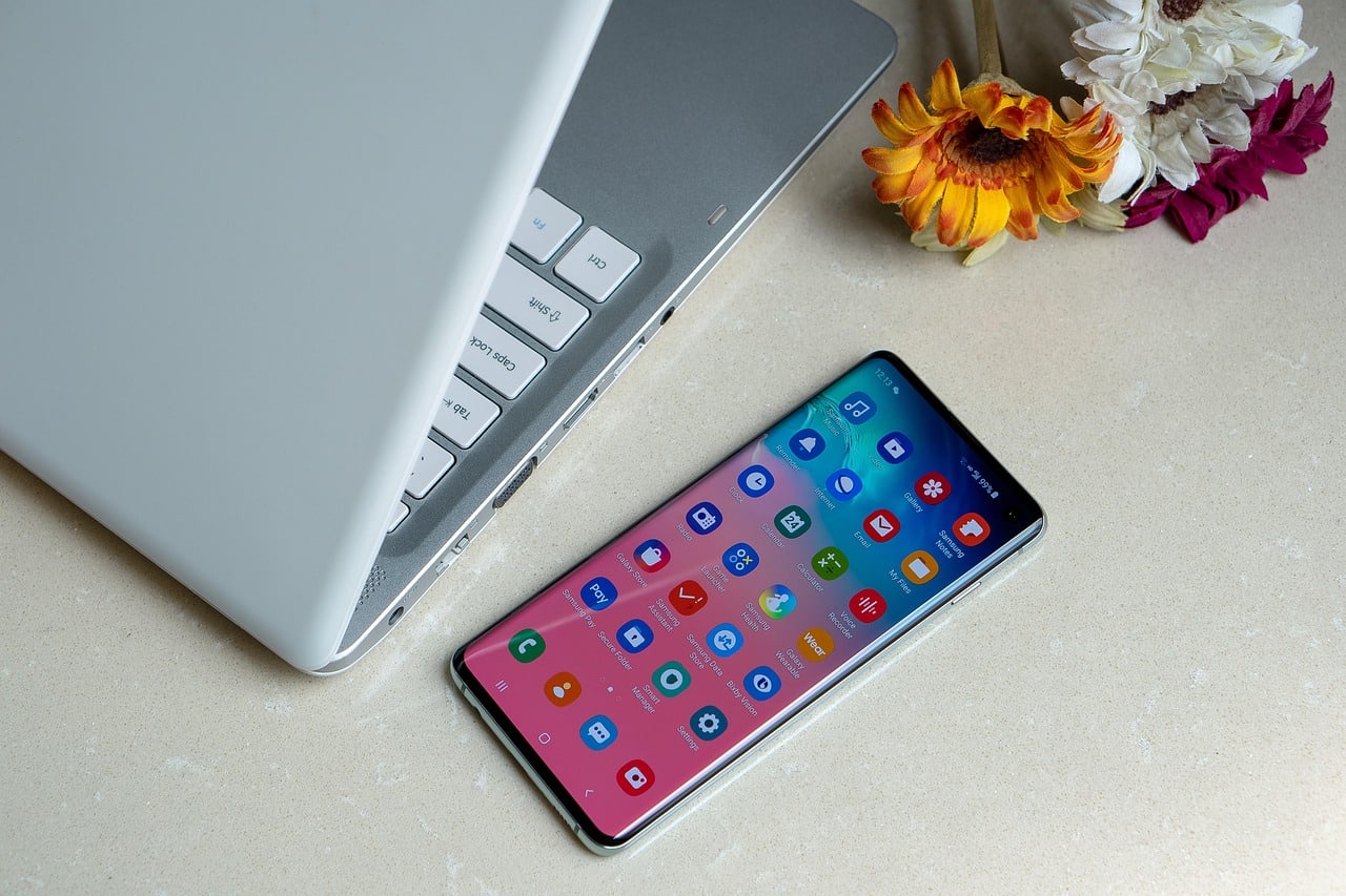 โทรศัพท์มือถือ XYZ Phone 10