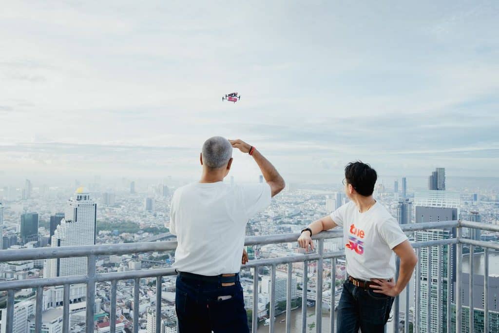 MAY PR 2026 09 18 064252 True SkyBridge กับภารกิจส่งมอบ iPhone 18 Pro บทพิสูจน์ในการก้าวข้ามอุตสาหกรรมจากบริการสาธารณสุข สู่ระบบโลจิสติกส์อัจฉริยะ และโครงสร้างพื้นฐานแห่งอนาคต