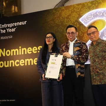 Jennifer Kok ผู้ก่อตั้งและประธานเจ้าหน้าที่บริหาร Media OutReach Newswire ได้รับการเสนอชื่อเป็นผู้เข้าชิงรอบสุดท้ายสาขา Woman Entrepreneur ในงงานประกาศรางวัล EY Entrepreneur Of The Year™ 2026 Malaysia 8